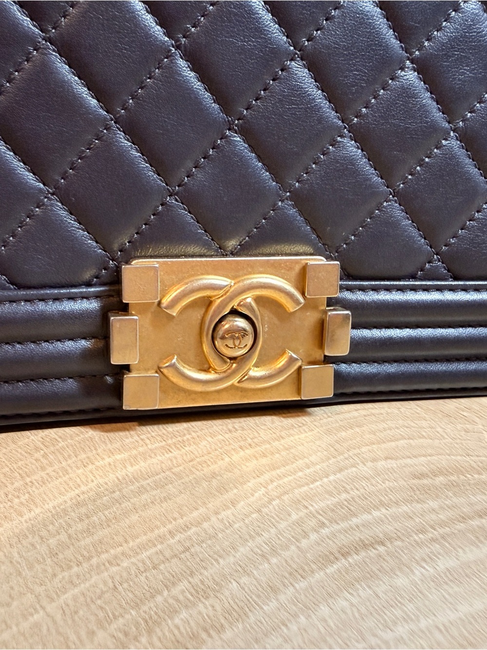 CHANEL Leboy Shoulder Bag in dark purple with Gold Hardware - Picture 8 of 12